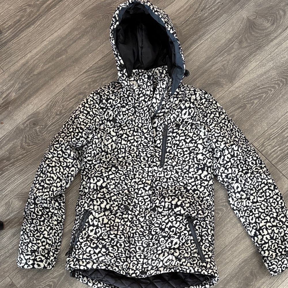 Arctix Monochrome Leopard Print Jacket